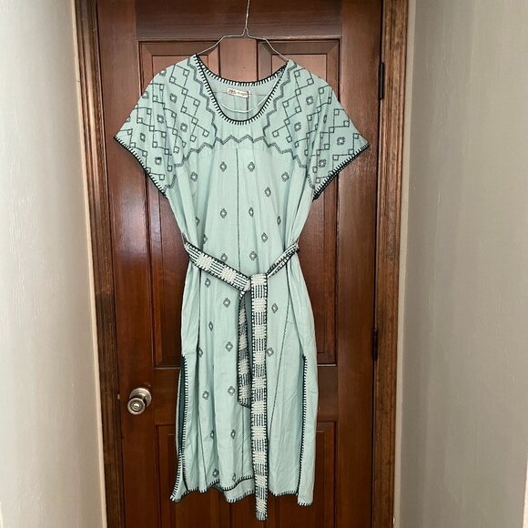 Zara Dresses & Skirts - Size XL Zara embroidered midi dress